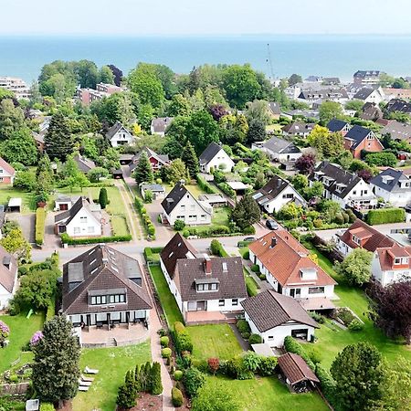 Nur 7 Gehminuten Zum Strand, Sehr Hochwertige Ferienwohnung Mit Terrasse In Ruhiger Lage, Inklusive Parkplatz Und Fahrradunterstellplatz Laesst Keine Wuensche Offen ชาร์บอยท์ซ ภายนอก รูปภาพ