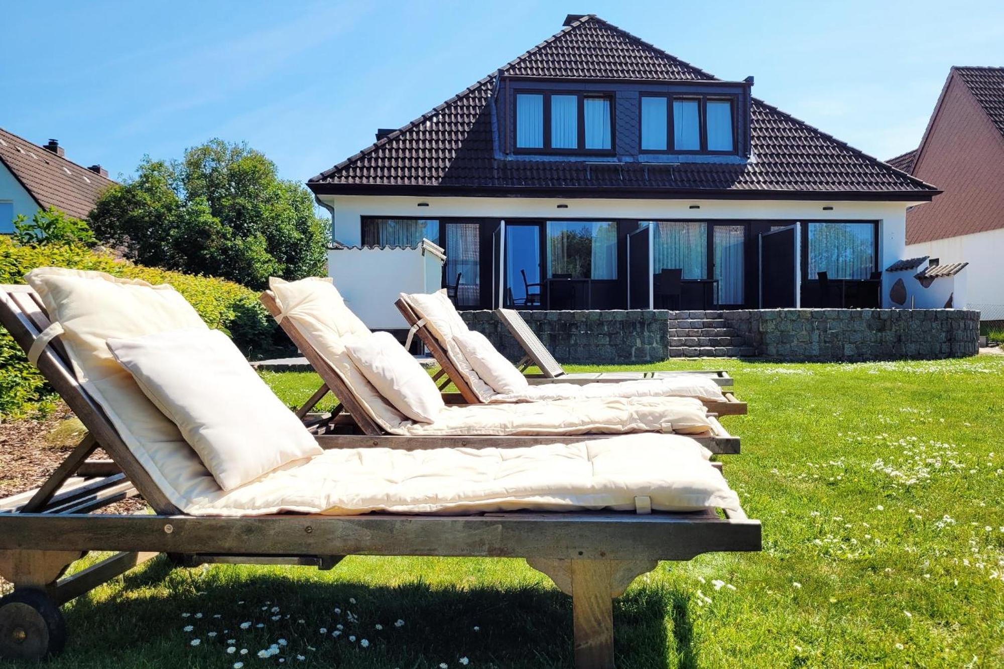 Nur 7 Gehminuten Zum Strand, Sehr Hochwertige Ferienwohnung Mit Terrasse In Ruhiger Lage, Inklusive Parkplatz Und Fahrradunterstellplatz Laesst Keine Wuensche Offen ชาร์บอยท์ซ ภายนอก รูปภาพ